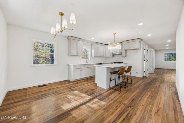 100 Pearl Rd, Oak Ridge, TN 37830