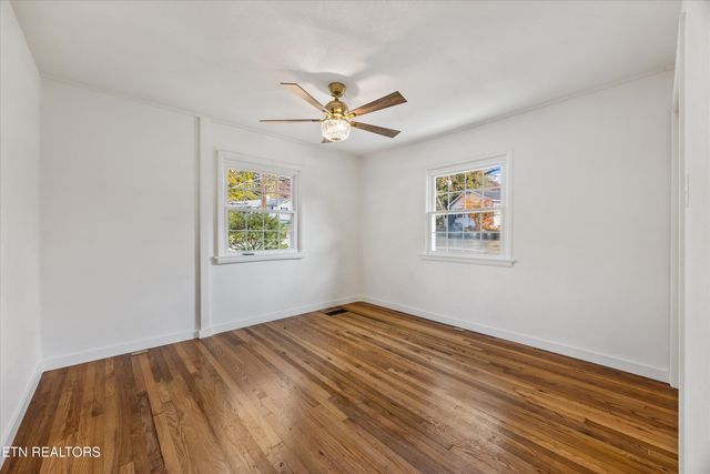 100 Pearl Rd, Oak Ridge, TN 37830