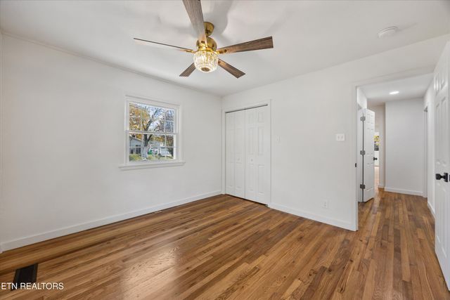 100 Pearl Rd, Oak Ridge, TN 37830