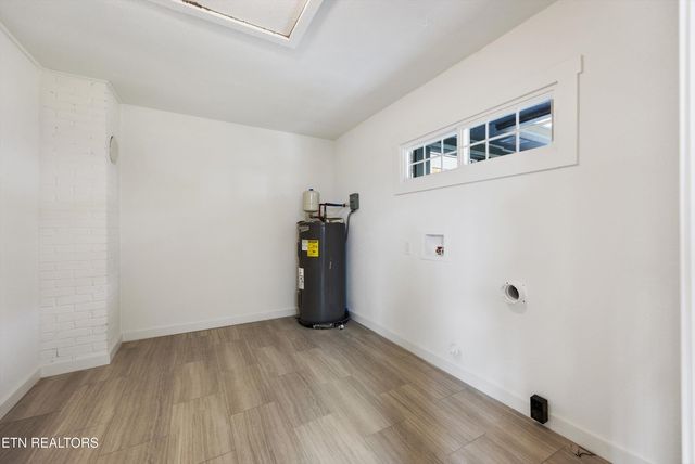 100 Pearl Rd, Oak Ridge, TN 37830