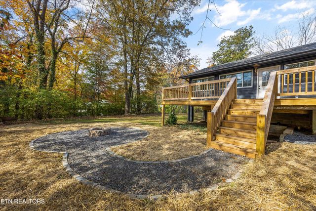 100 Pearl Rd, Oak Ridge, TN 37830