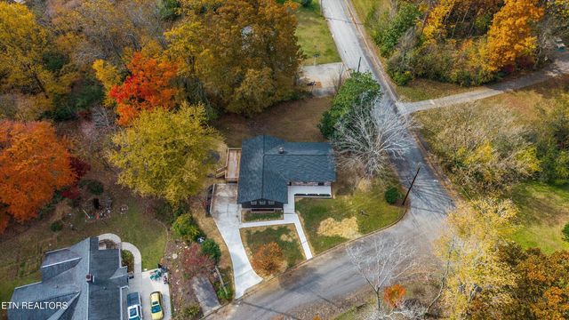 100 Pearl Rd, Oak Ridge, TN 37830