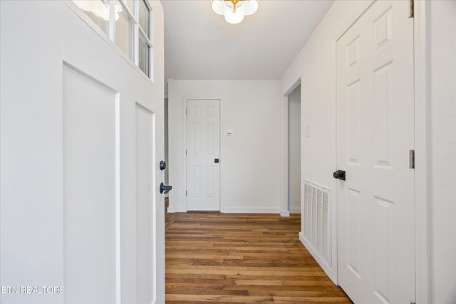 100 Pearl Rd, Oak Ridge, TN 37830