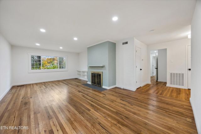 100 Pearl Rd, Oak Ridge, TN 37830