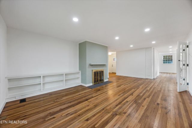 100 Pearl Rd, Oak Ridge, TN 37830