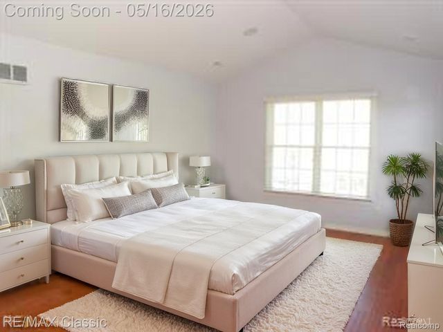 26426 Island Lake Drive 24, Novi, MI 48374