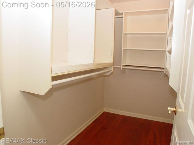 26426 Island Lake Drive 24, Novi, MI 48374