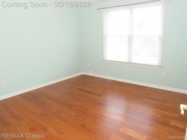 26426 Island Lake Drive 24, Novi, MI 48374