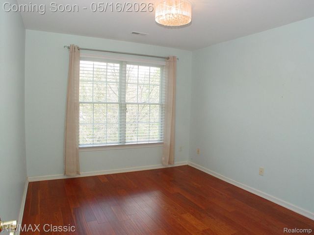 26426 Island Lake Drive 24, Novi, MI 48374