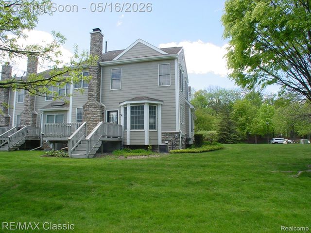 26426 Island Lake Drive 24, Novi, MI 48374