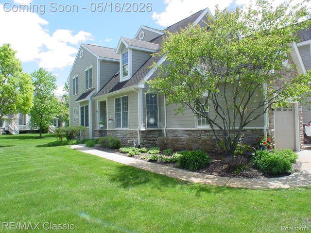 26426 Island Lake Drive 24, Novi, MI 48374