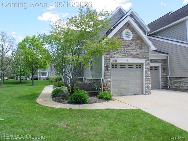 26426 Island Lake Drive 24, Novi, MI 48374