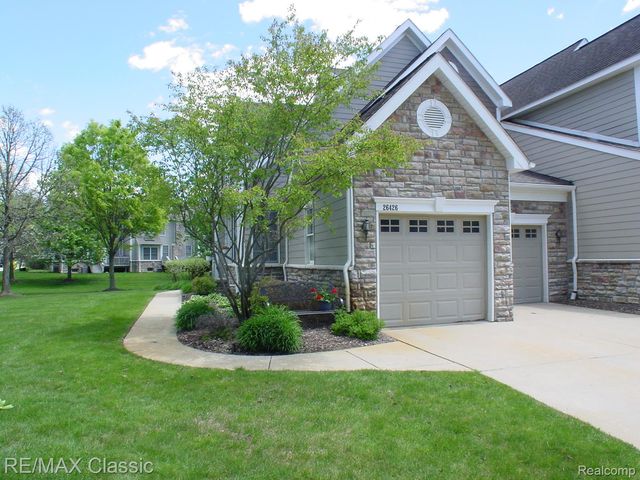 26426 Island Lake Drive 24, Novi, MI 48374