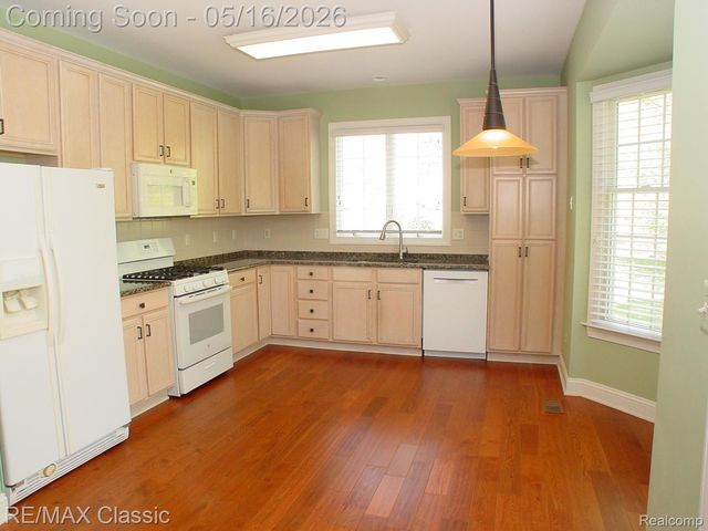 26426 Island Lake Drive 24, Novi, MI 48374
