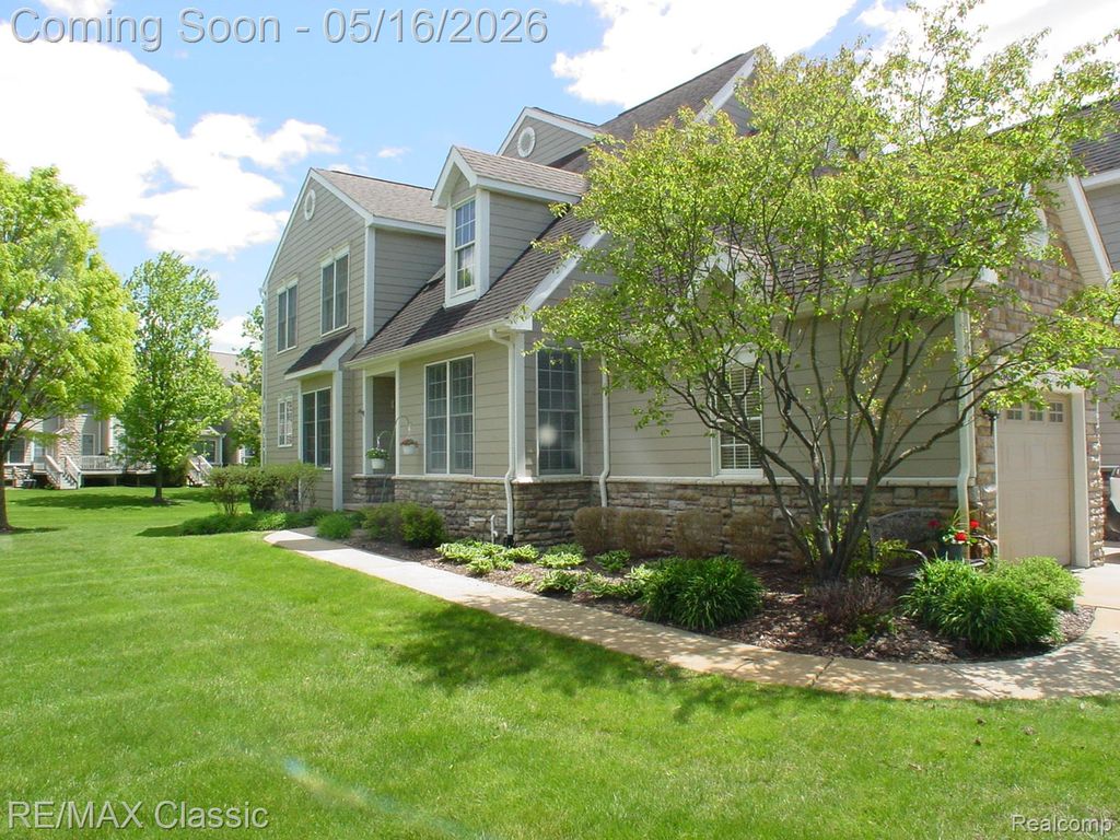 26426 Island Lake Drive 24, Novi, MI 48374