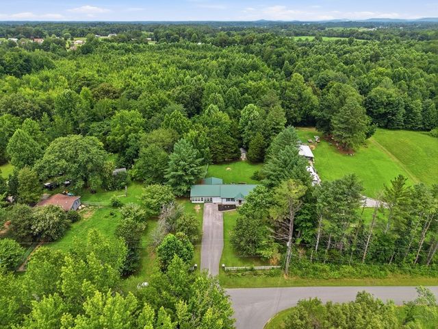 330 Deerfield Rd, Sparta, TN 38583