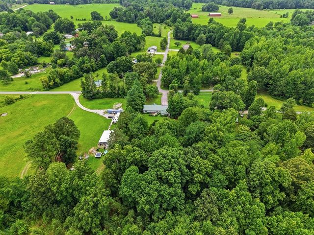 330 Deerfield Rd, Sparta, TN 38583