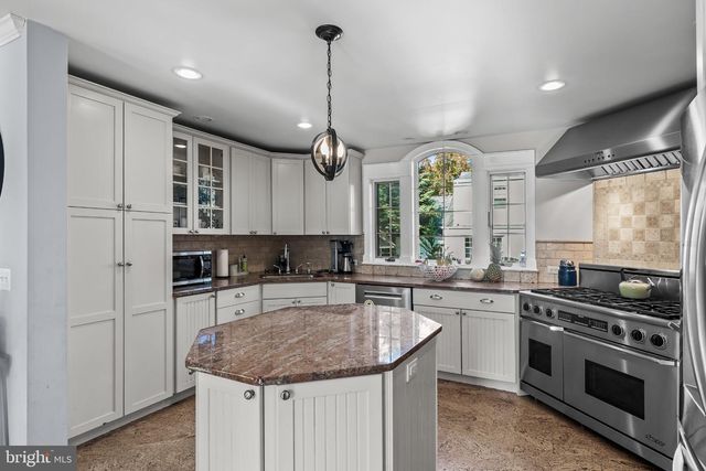 615 N WASHINGTON AVE, Moorestown, NJ 08057