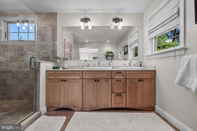 615 N WASHINGTON AVE, Moorestown, NJ 08057