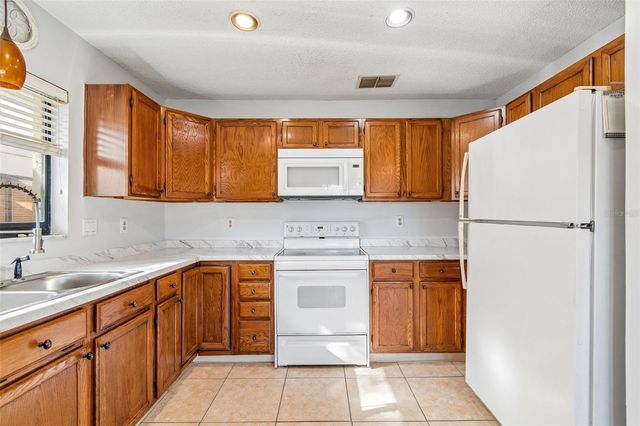 9613 CYPRESS BROOK ROAD, Tampa, FL 33647