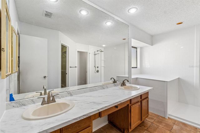 9613 CYPRESS BROOK ROAD, Tampa, FL 33647