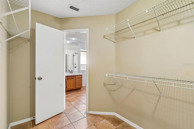 9613 CYPRESS BROOK ROAD, Tampa, FL 33647