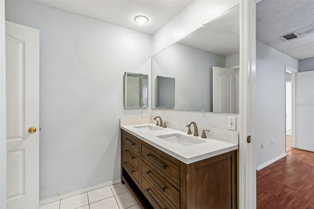 9613 CYPRESS BROOK ROAD, Tampa, FL 33647