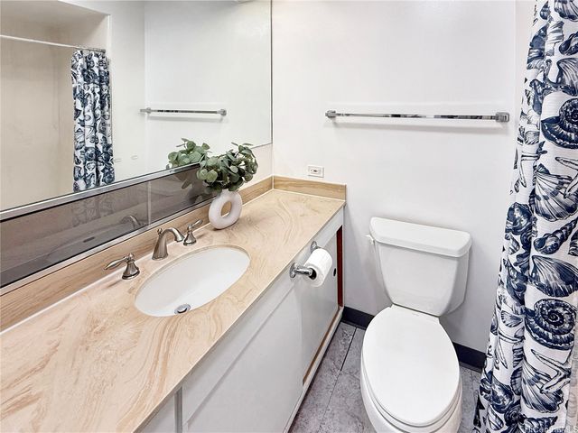 1212 Punahou Street 705, Honolulu, HI 96826