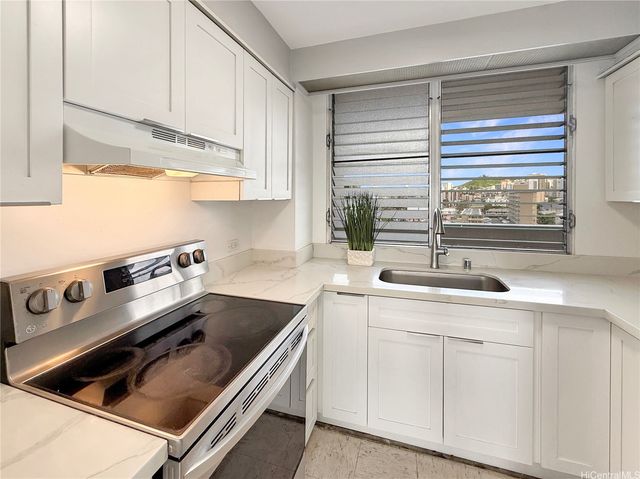 1212 Punahou Street 705, Honolulu, HI 96826