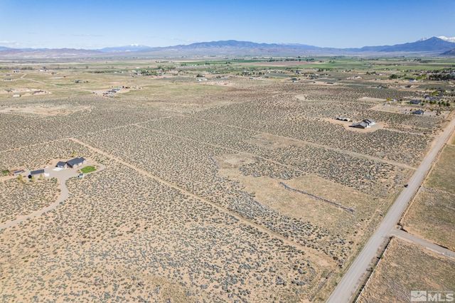 16 Hawk View Drive, Wellington, NV 89444