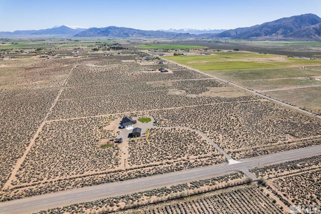 16 Hawk View Drive, Wellington, NV 89444