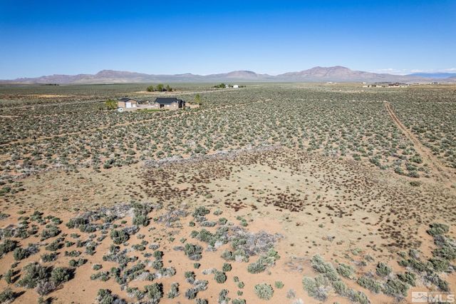 16 Hawk View Drive, Wellington, NV 89444