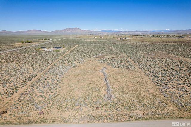 16 Hawk View Drive, Wellington, NV 89444