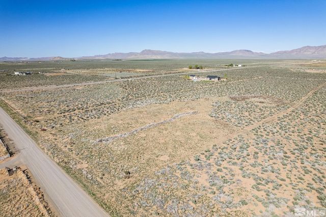 16 Hawk View Drive, Wellington, NV 89444