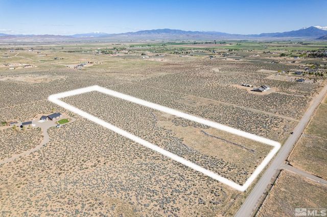 16 Hawk View Drive, Wellington, NV 89444