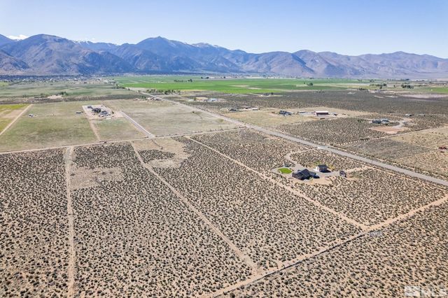 16 Hawk View Drive, Wellington, NV 89444