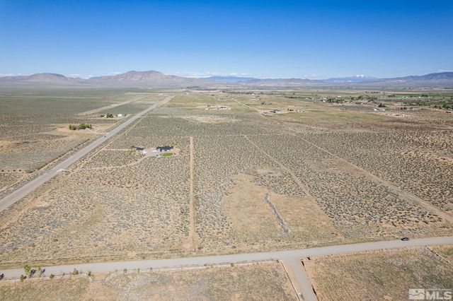 16 Hawk View Drive, Wellington, NV 89444