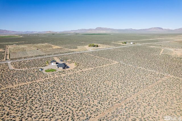 16 Hawk View Drive, Wellington, NV 89444