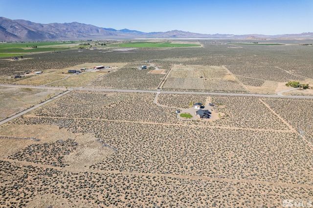 16 Hawk View Drive, Wellington, NV 89444