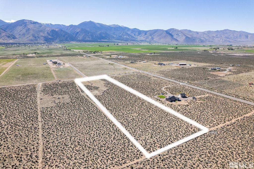 16 Hawk View Drive, Wellington, NV 89444