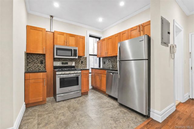 3155 35th Street, Astoria, NY 11106