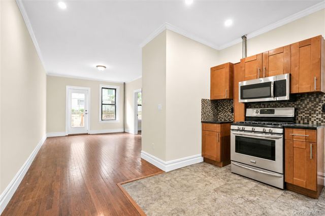 3155 35th Street, Astoria, NY 11106