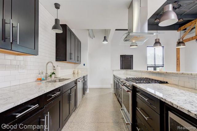 1300 Batavia Avenue 2, Royal Oak, MI 48067