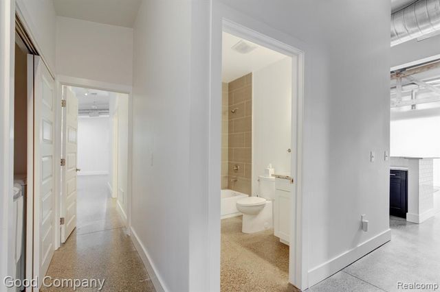 1300 Batavia Avenue 2, Royal Oak, MI 48067