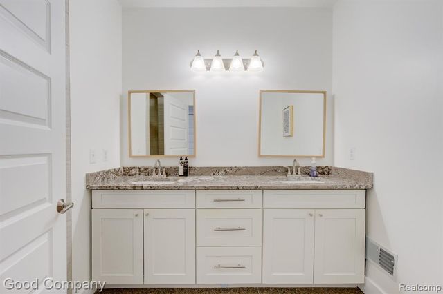 1300 Batavia Avenue 2, Royal Oak, MI 48067