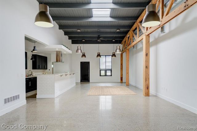 1300 Batavia Avenue 2, Royal Oak, MI 48067