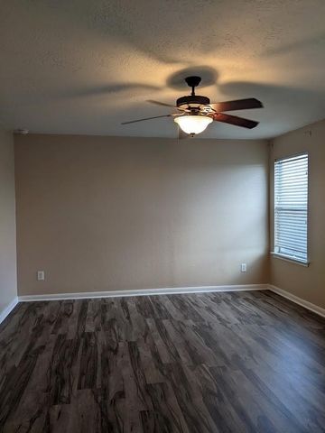 8014 Chasewood Drive, Houston, TX 77489