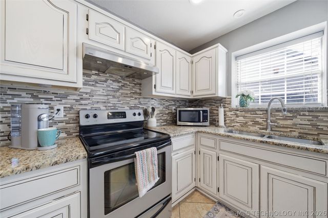 9409 E 100th Street, Tulsa, OK 74133