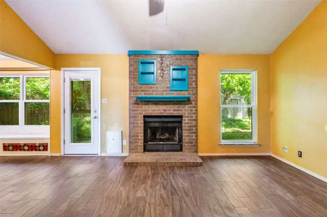 813 Royal Meadows Street, Denton, TX 76209