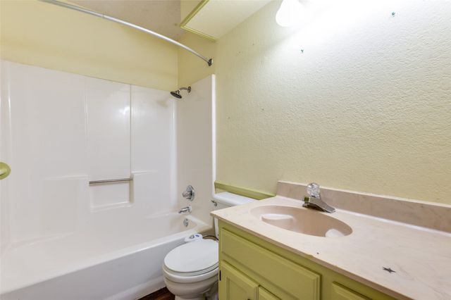 813 Royal Meadows Street, Denton, TX 76209